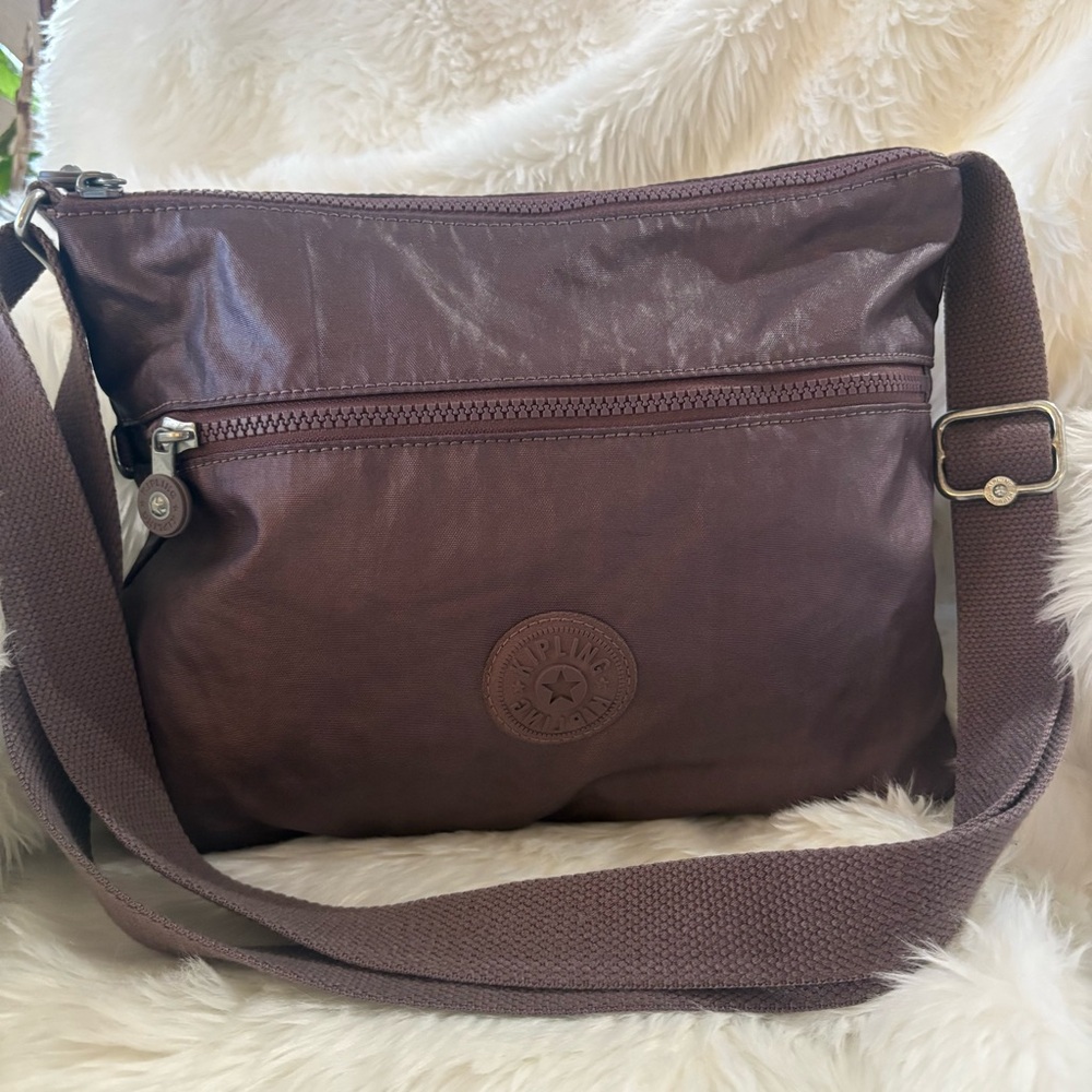 Kipling Plum Brown Nylon Crossbody Bag Adjustable Strap Multi Pocket